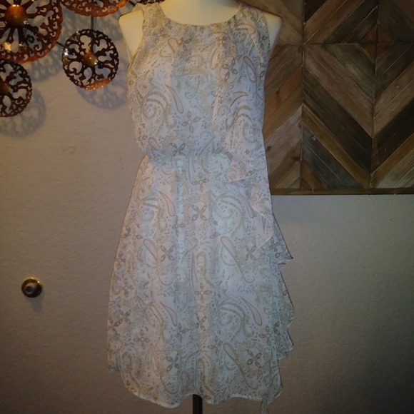H&M Dresses & Skirts - H&M Delicate Paisley Ruffled Festival Dress